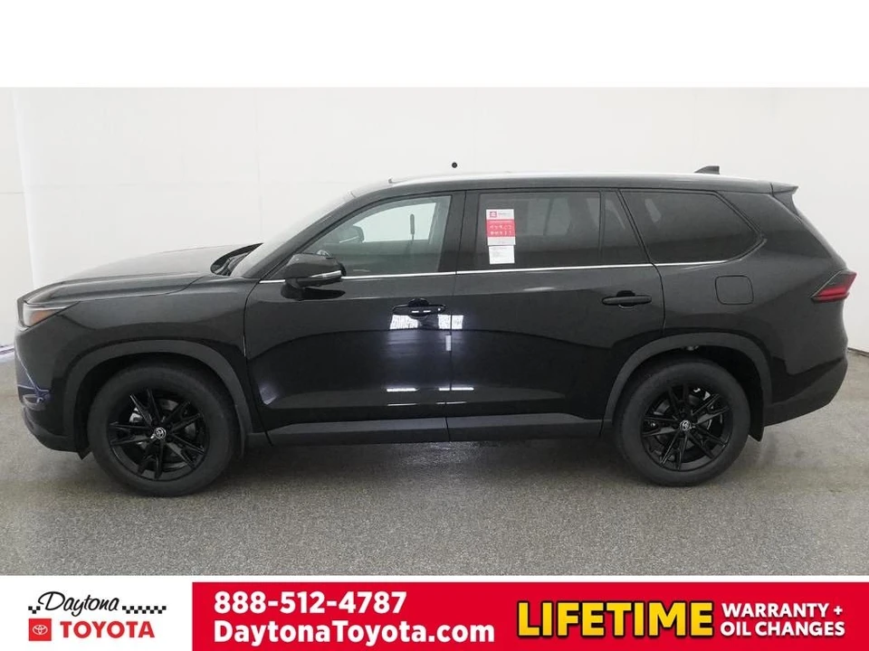 2026 Toyota Highlander - Image 3 of 12