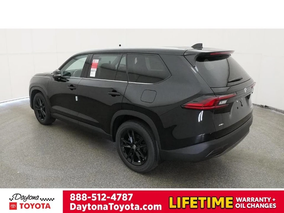 2026 Toyota Highlander - Image 5 of 12