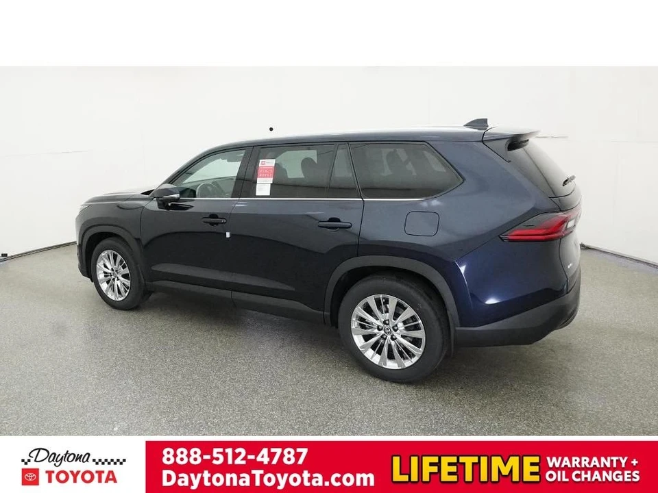2026 Toyota Highlander - Image 4 of 12