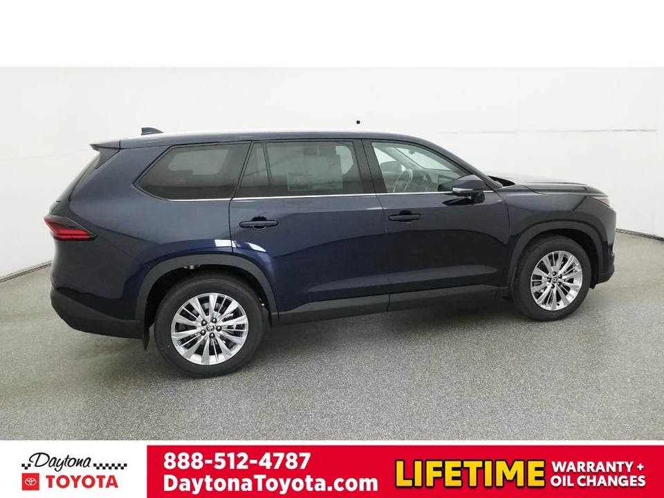 2026 Toyota Highlander - Image 10 of 12