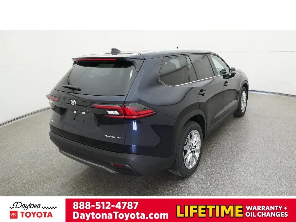 2026 Toyota Highlander - Image 8 of 12