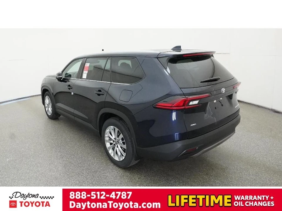 2026 Toyota Highlander - Image 5 of 12