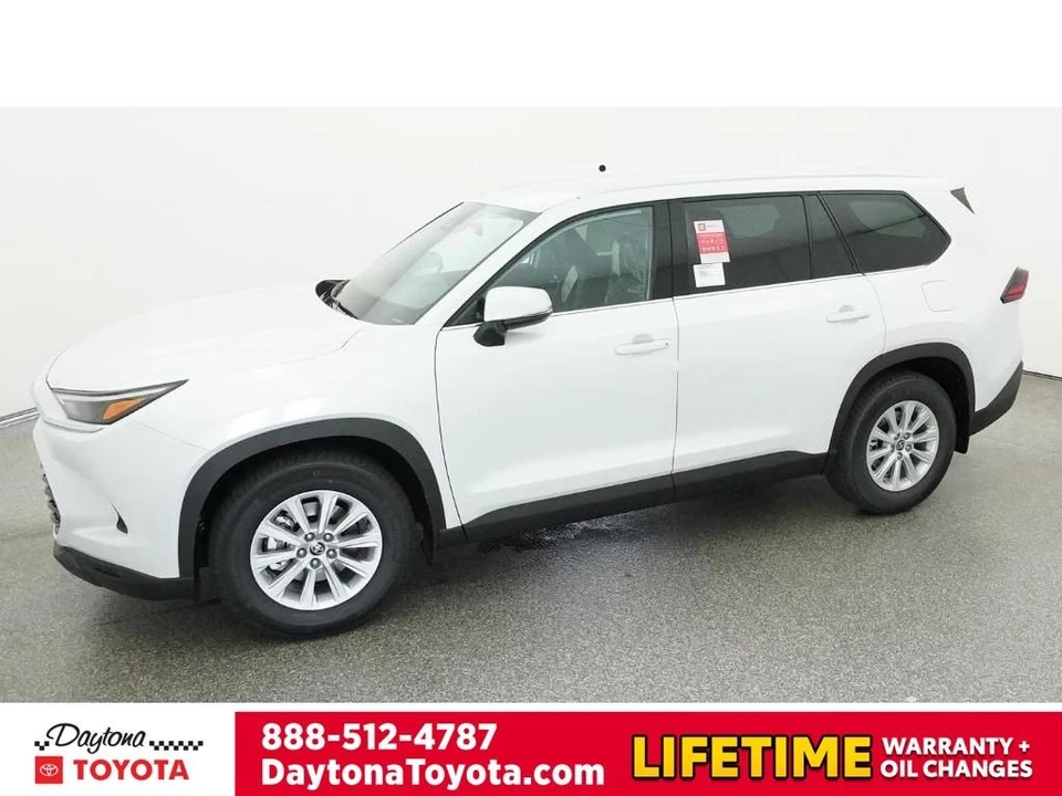 2026 Toyota Highlander - Image 2 of 12