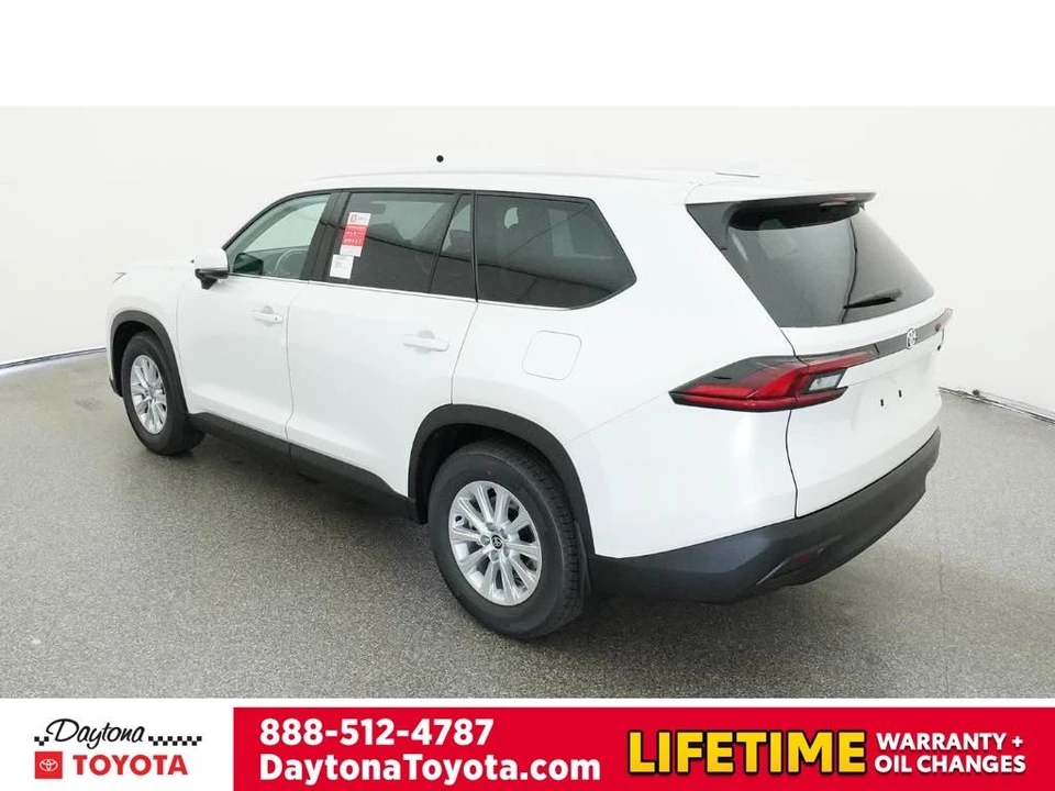 2026 Toyota Highlander - Image 5 of 12
