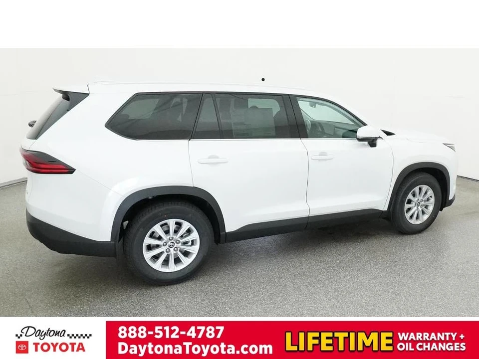 2026 Toyota Highlander - Image 10 of 12