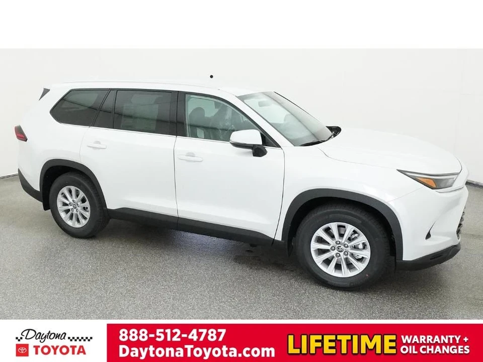 2026 Toyota Highlander - Image 12 of 12