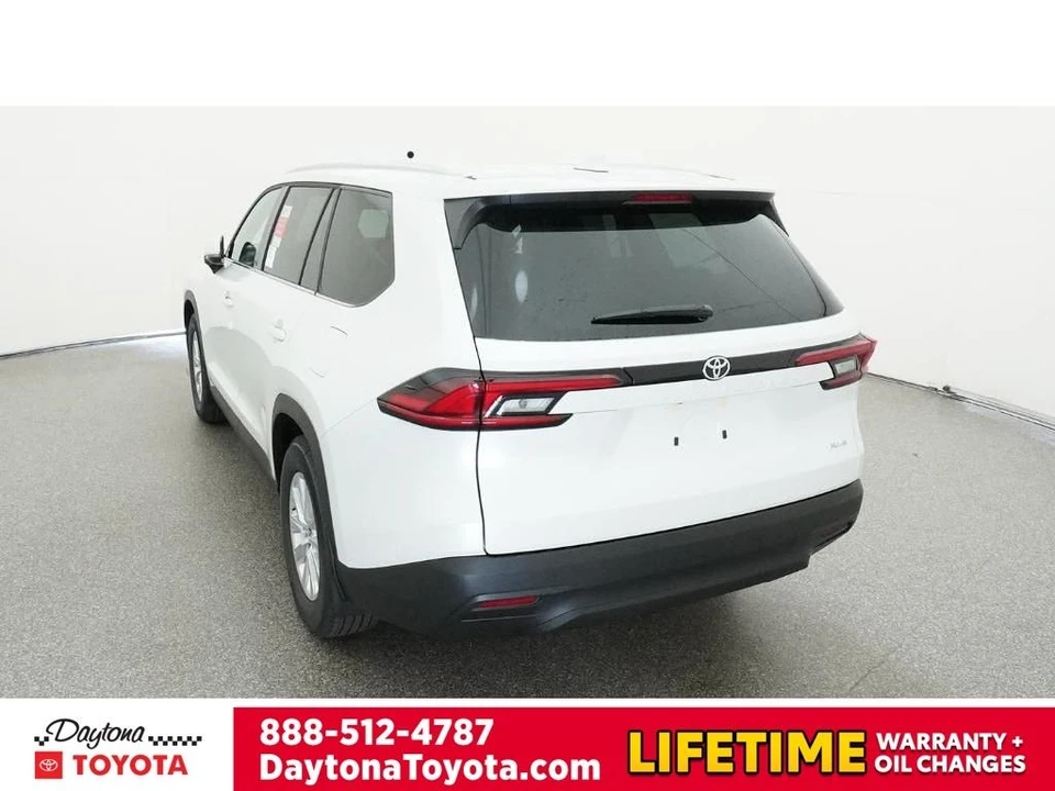 2026 Toyota Highlander - Image 6 of 12