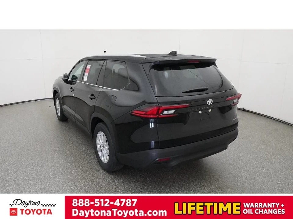 2026 Toyota Highlander - Image 6 of 12