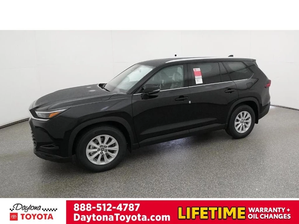 2026 Toyota Highlander - Image 2 of 12