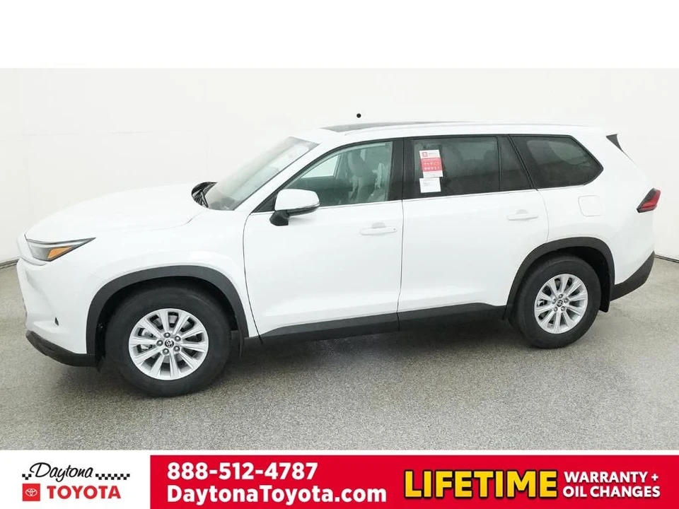 2026 Toyota Highlander - Image 2 of 12