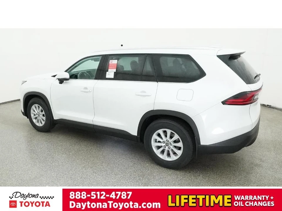 2026 Toyota Highlander - Image 4 of 12