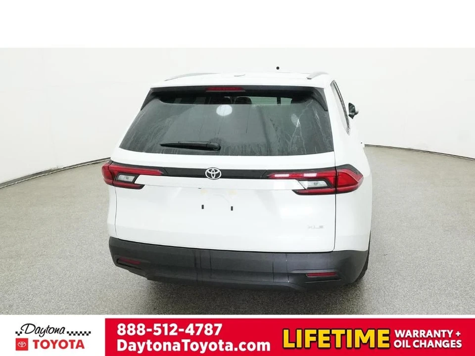 2026 Toyota Highlander - Image 7 of 12