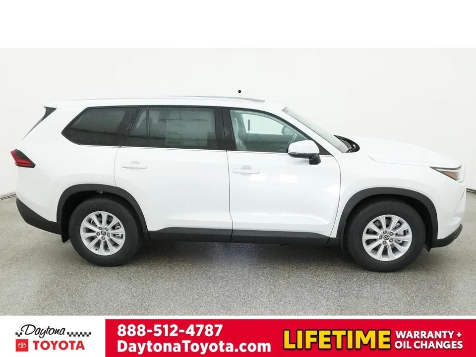 2026 Toyota Highlander - Image 11 of 12