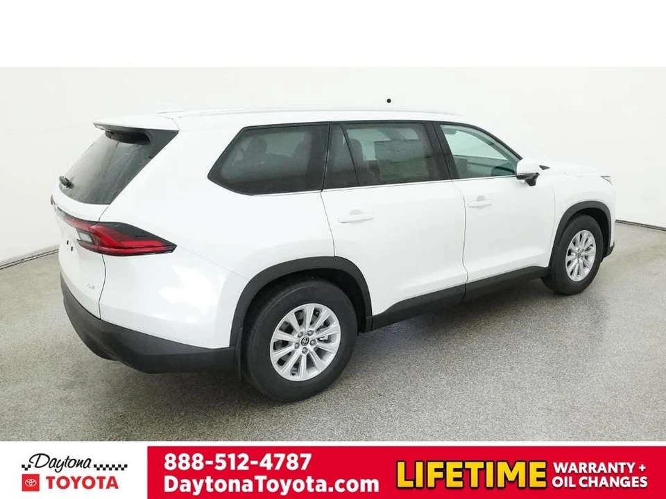 2026 Toyota Highlander - Image 9 of 12