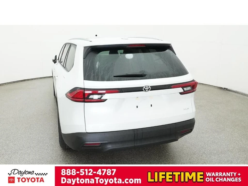 2026 Toyota Highlander - Image 6 of 12