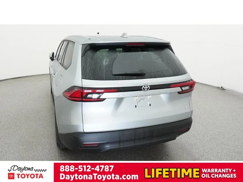 2026 Toyota Highlander - Image 6 of 12