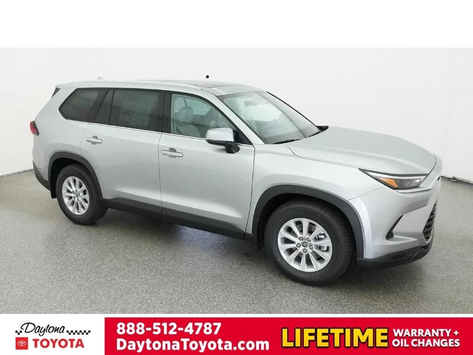 2026 Toyota Highlander - Image 12 of 12
