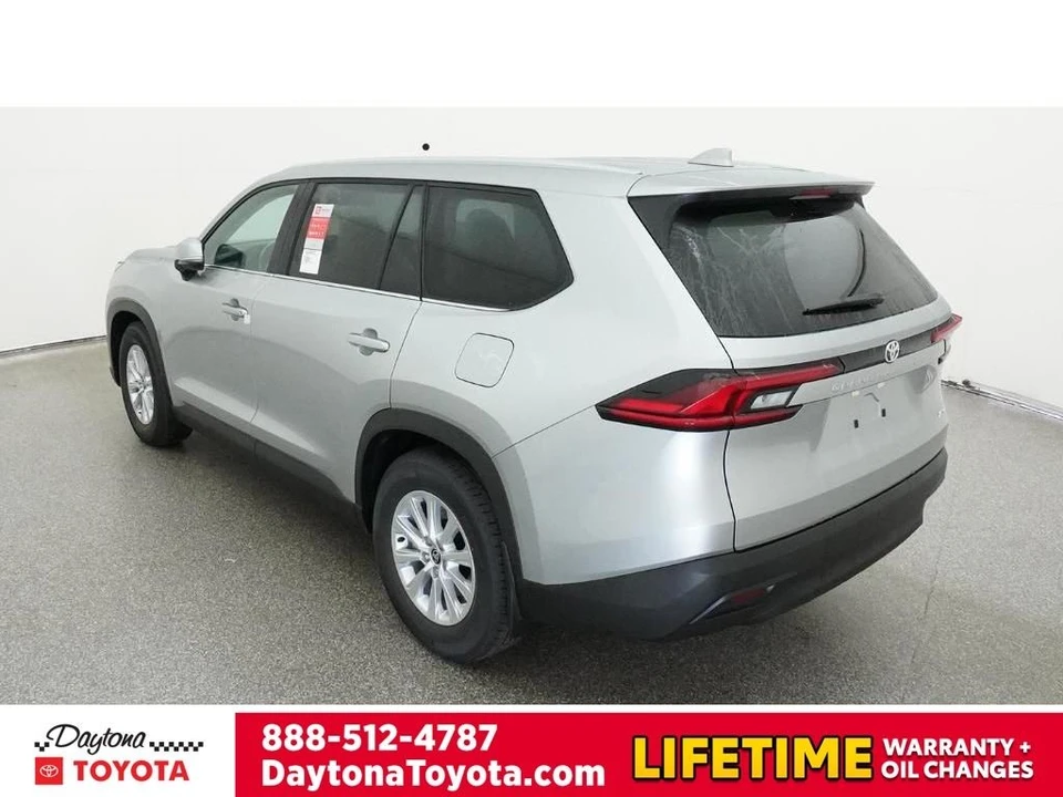 2026 Toyota Highlander - Image 5 of 12