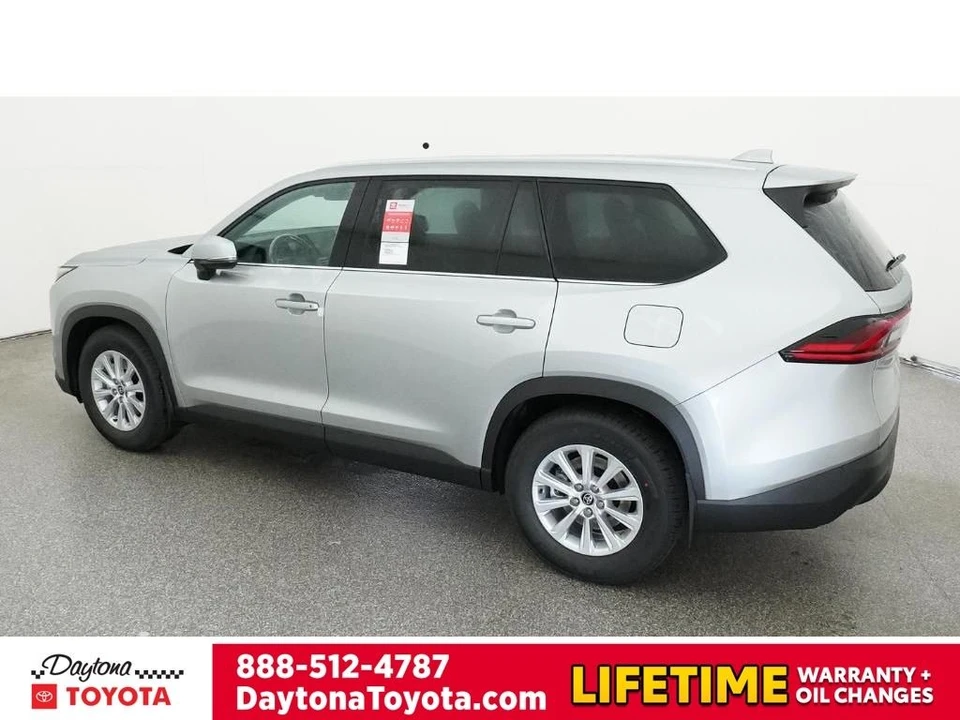 2026 Toyota Highlander - Image 4 of 12