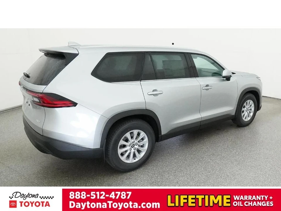 2026 Toyota Highlander - Image 9 of 12