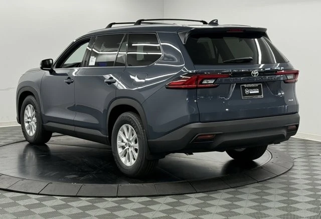 2026 Toyota Highlander - Image 10 of 12