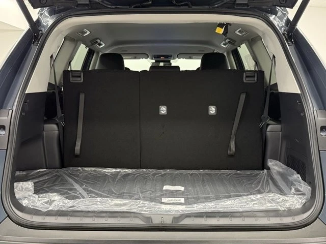 2026 Toyota Highlander - Image 11 of 12