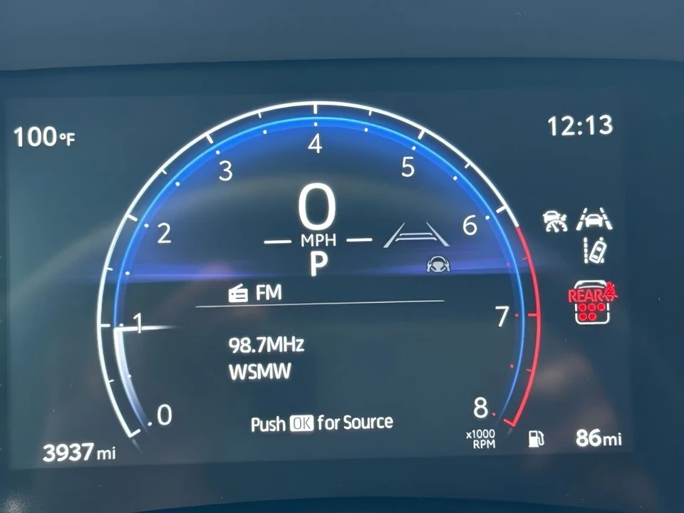 2026 Toyota Highlander - Image 24 of 31