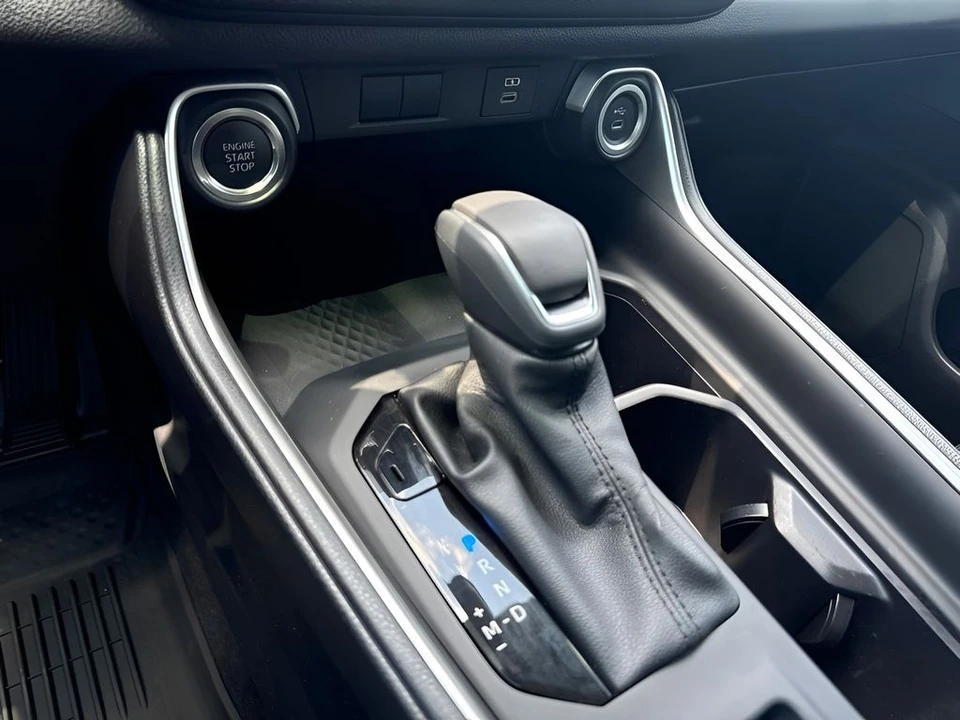 2026 Toyota Highlander - Image 16 of 31