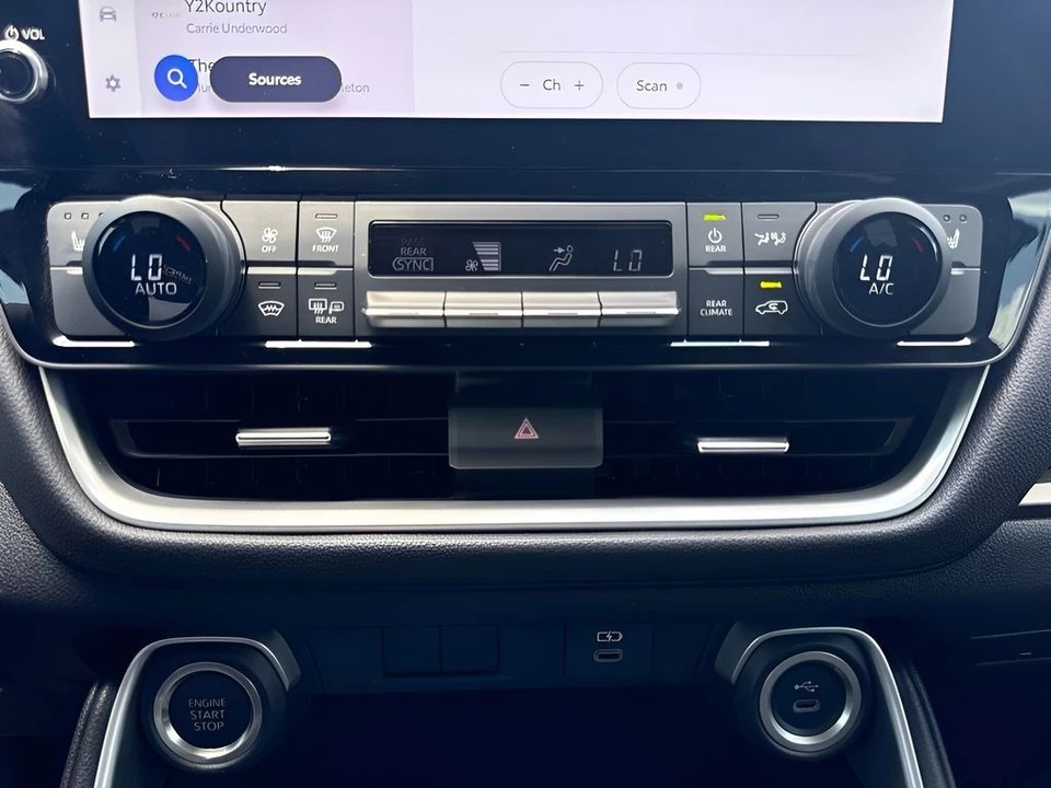 2026 Toyota Highlander - Image 18 of 31