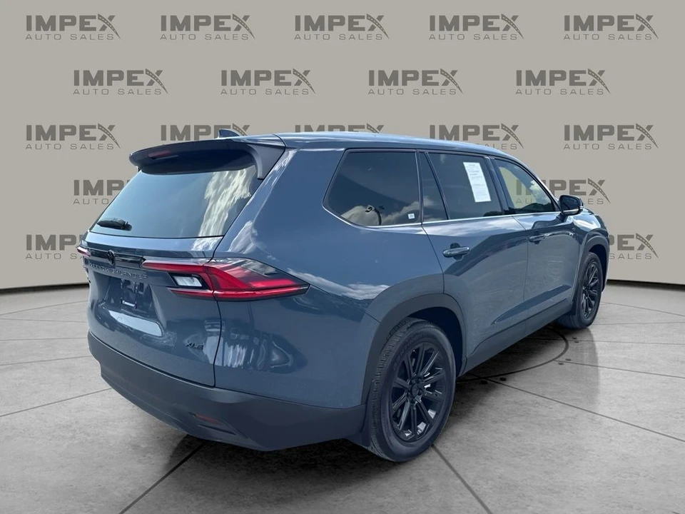 2026 Toyota Highlander - Image 5 of 31