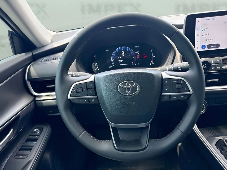 2026 Toyota Highlander - Image 13 of 31