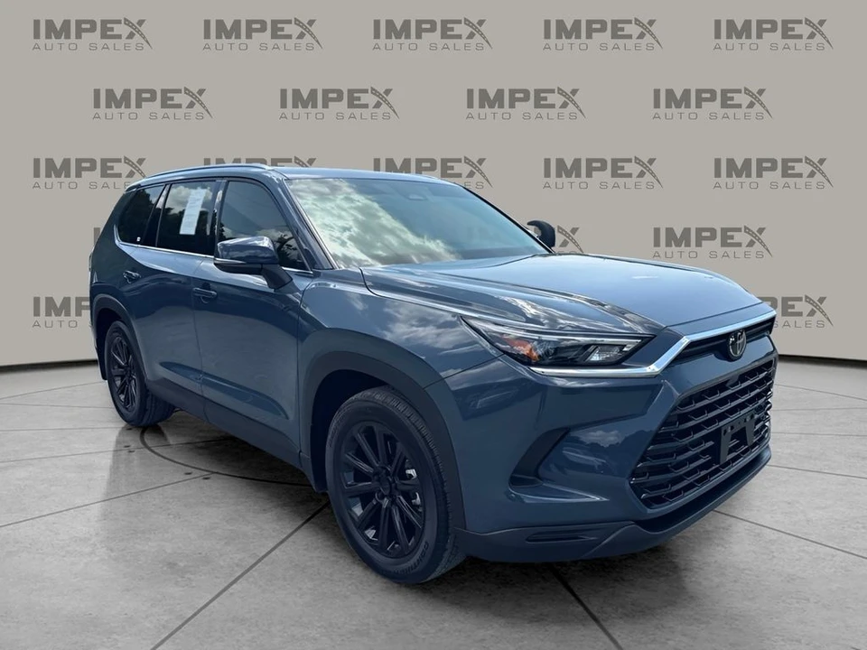 2026 Toyota Highlander - Image 7 of 31