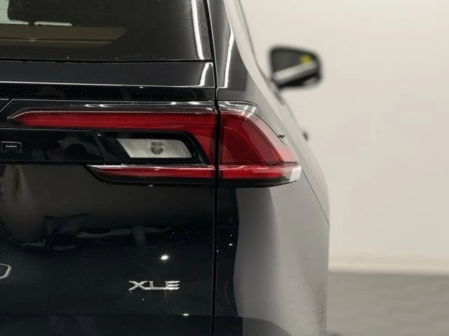 2026 Toyota Highlander - Image 7 of 12