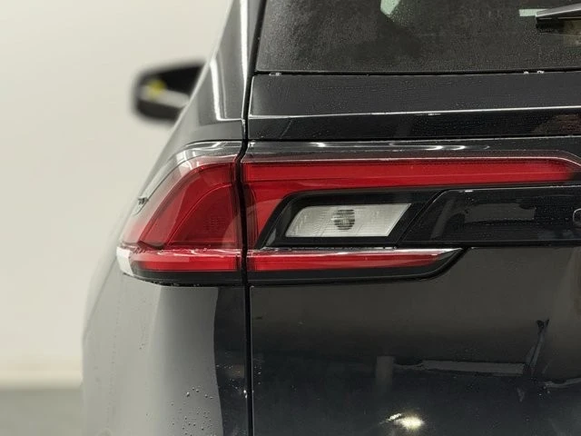 2026 Toyota Highlander - Image 9 of 12