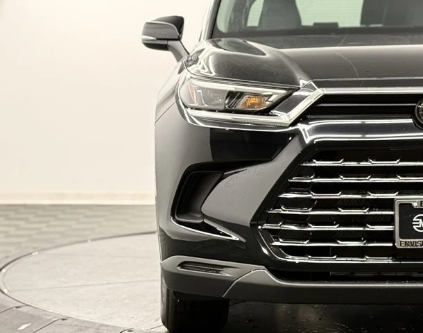 2026 Toyota Highlander - Image 4 of 12