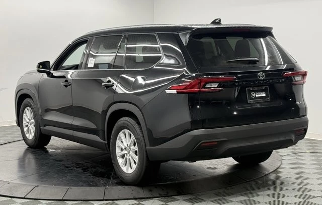 2026 Toyota Highlander - Image 10 of 12