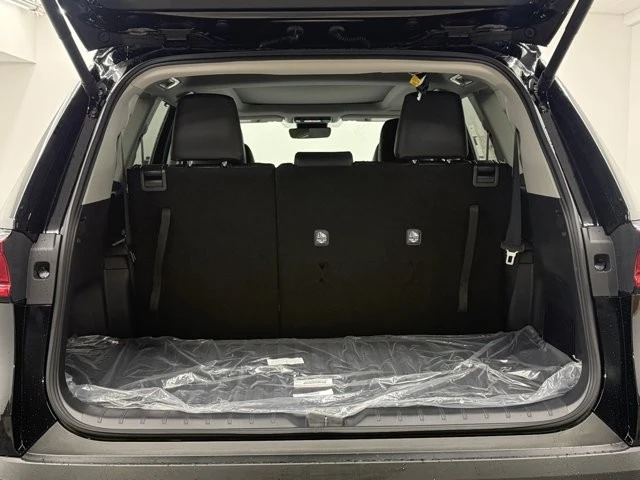 2026 Toyota Highlander - Image 11 of 12
