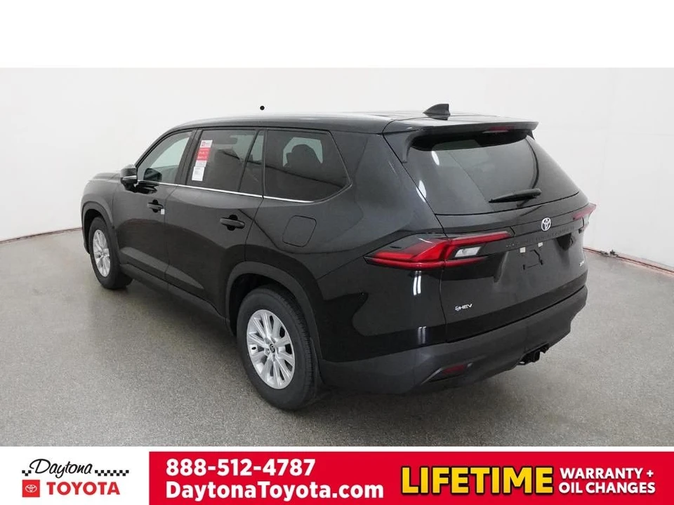 2026 Toyota Highlander - Image 5 of 12