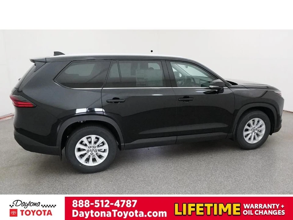 2026 Toyota Highlander - Image 10 of 12