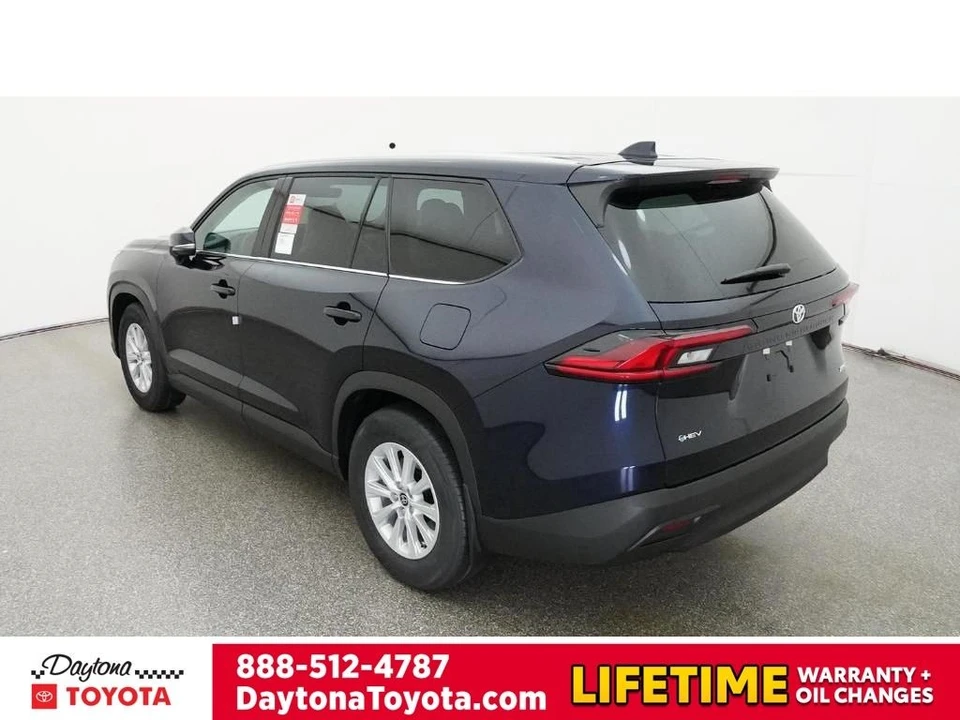 2026 Toyota Highlander - Image 5 of 12