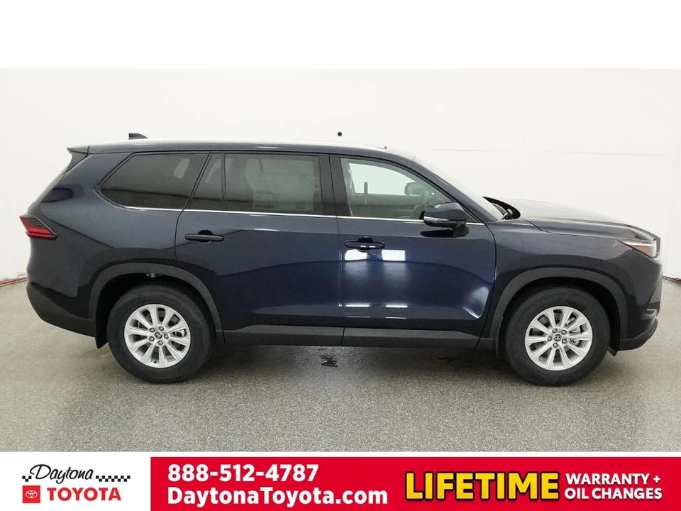 2026 Toyota Highlander - Image 11 of 12