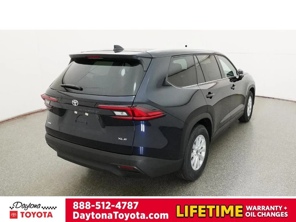 2026 Toyota Highlander - Image 8 of 12