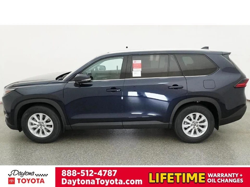 2026 Toyota Highlander - Image 3 of 12