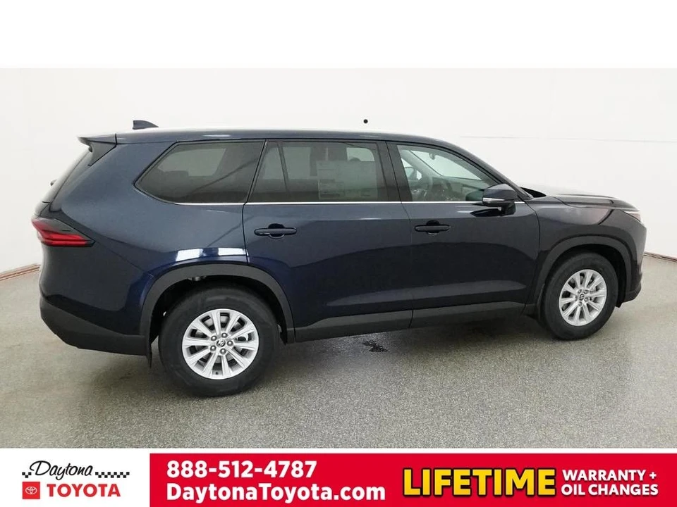 2026 Toyota Highlander - Image 10 of 12
