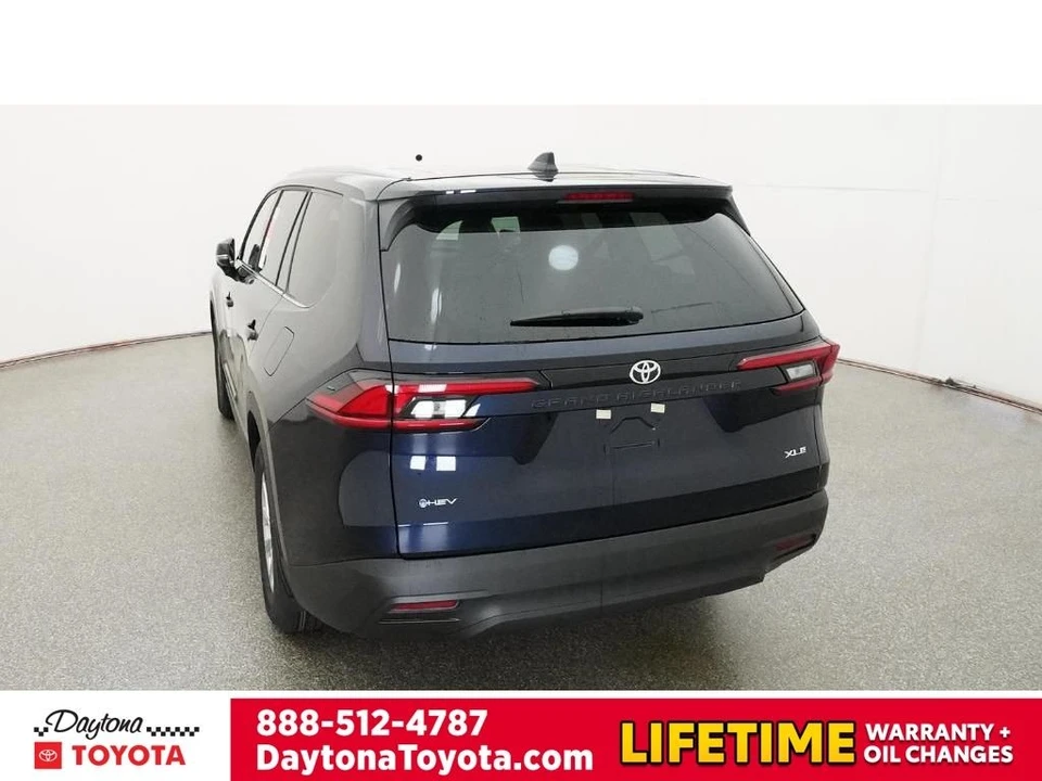 2026 Toyota Highlander - Image 6 of 12