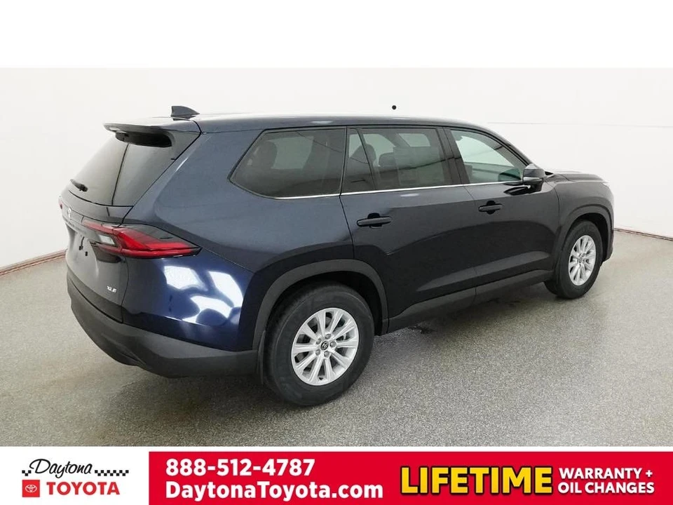 2026 Toyota Highlander - Image 9 of 12