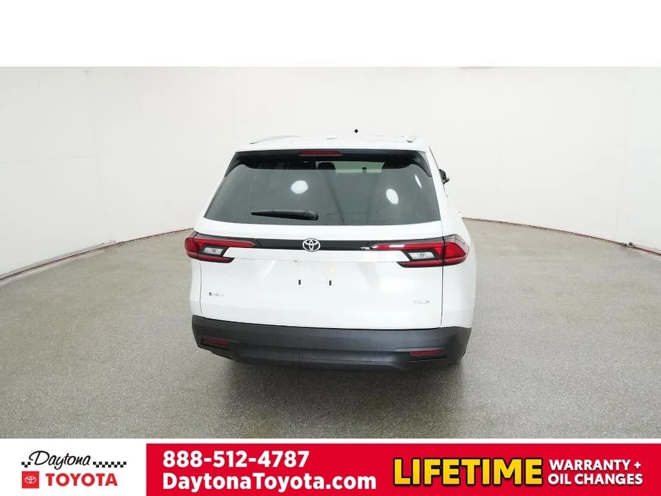 2026 Toyota Highlander - Image 7 of 12