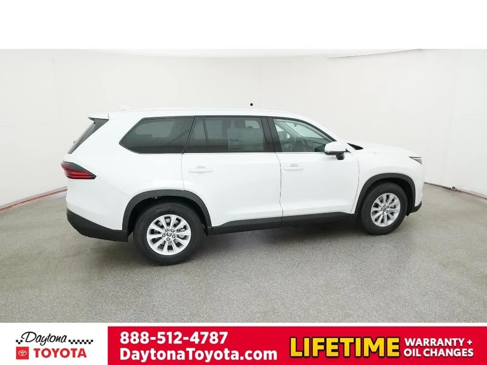 2026 Toyota Highlander - Image 10 of 12