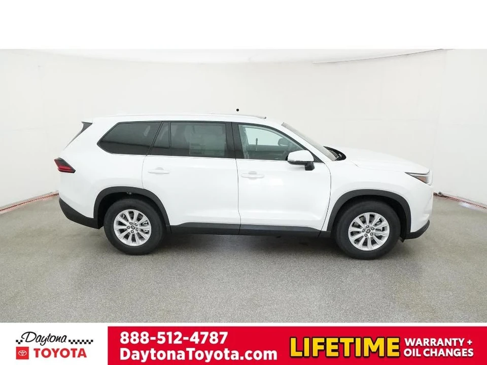 2026 Toyota Highlander - Image 11 of 12