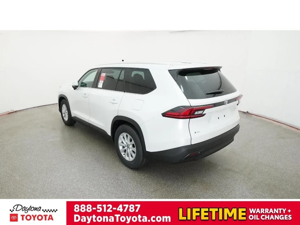 2026 Toyota Highlander - Image 5 of 12